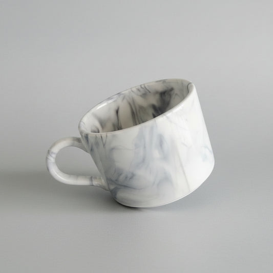 Marble-patterned mug